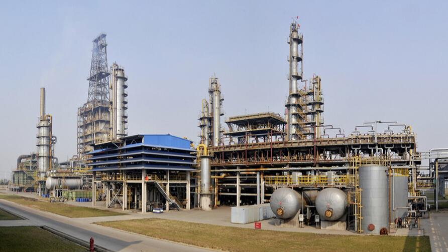 電伴熱帶用于工業(yè)罐體的保溫防凍